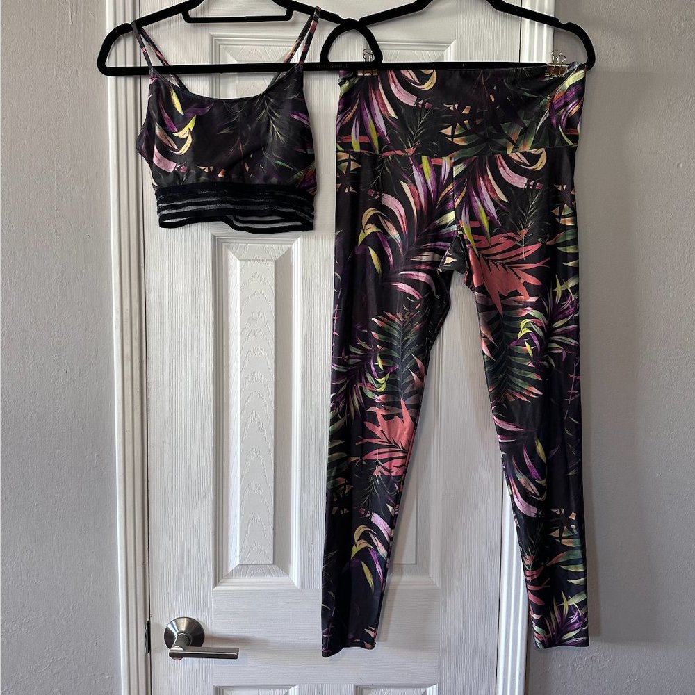 GUC Onzie tropical set